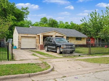 227 Halsey Street, Dallas, TX 75224