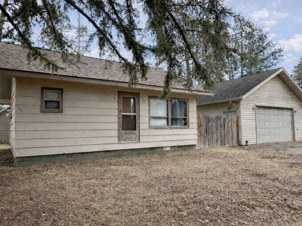 32 Fir Avenue NW, Menahga, MN 56464