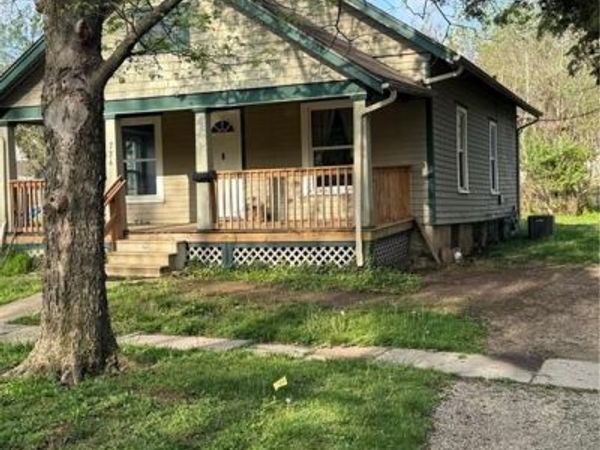 734 S Hickory Street, Ottawa, KS 66067