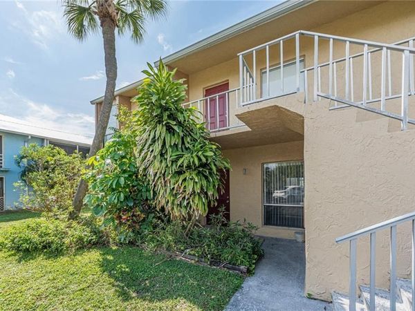 1555 14th Avenue, Unit 201, Vero Beach, FL 32960