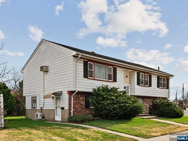 33 Beech Street, LITTLE FERRY, NJ 07643