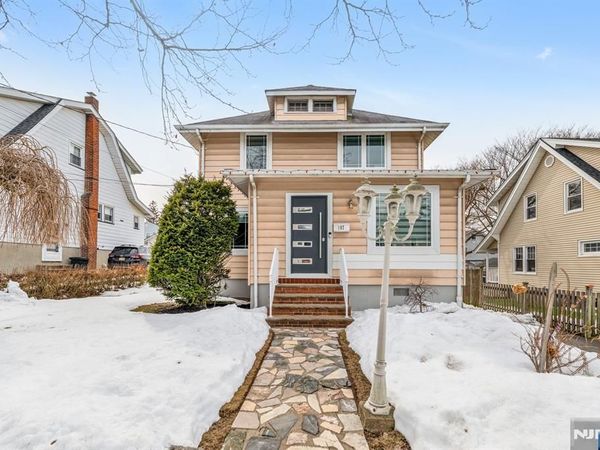 107 Chestnut Street, ROCHELLE PARK, NJ 07662