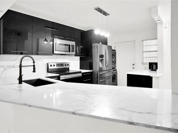 1750 NE 191st St , Unit 710-2, Miami, FL 33179