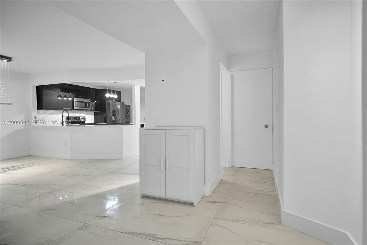 1750 NE 191st St, Unit 710-2, Miami, FL 33179 Photo