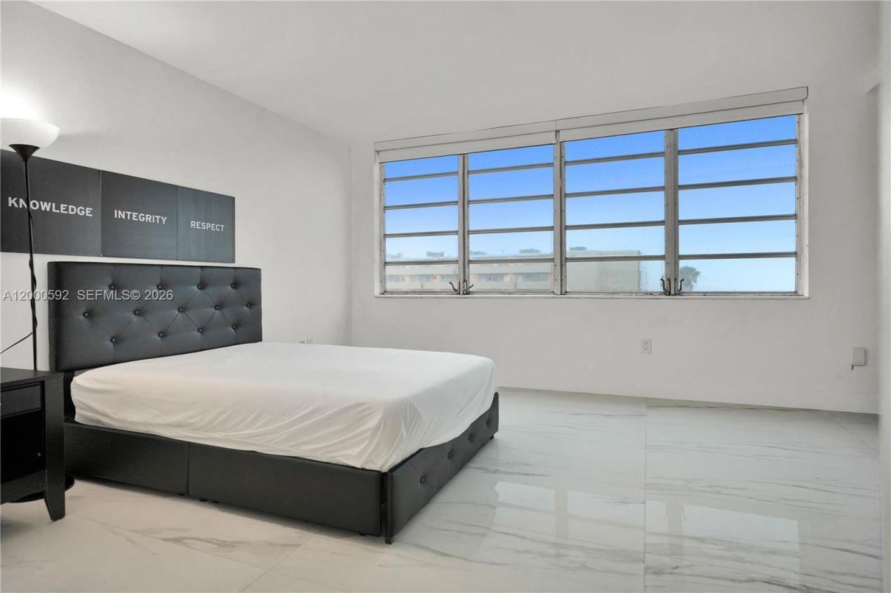 1750 NE 191st St, Unit 710-2, Miami, FL 33179 Photo