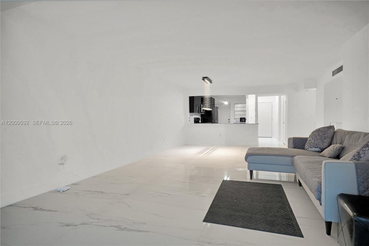 1750 NE 191st St, Unit 710-2, Miami, FL 33179 Photo