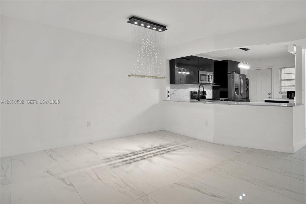 1750 NE 191st St, Unit 710-2, Miami, FL 33179 Photo