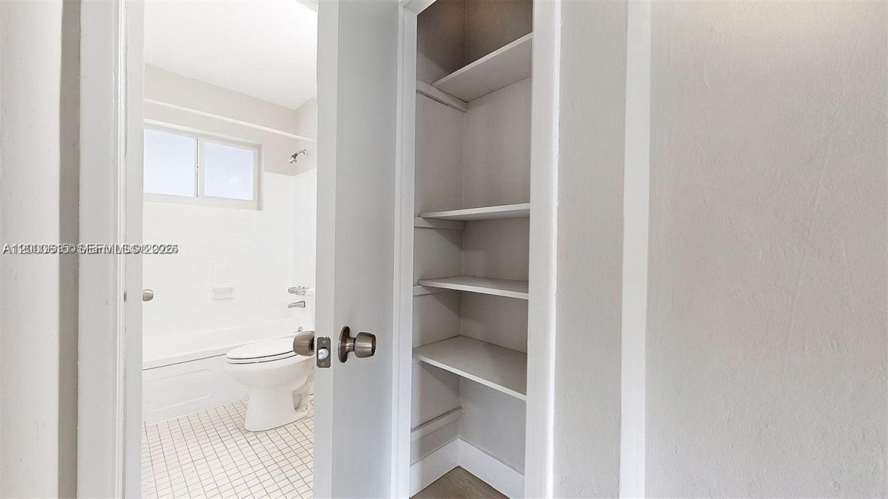 891 SW 5th St, Unit 4, Miami, FL 33130 Photo