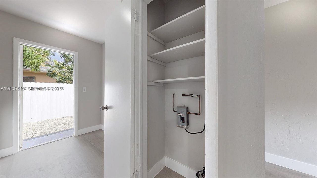 891 SW 5th St, Unit 4, Miami, FL 33130 Photo