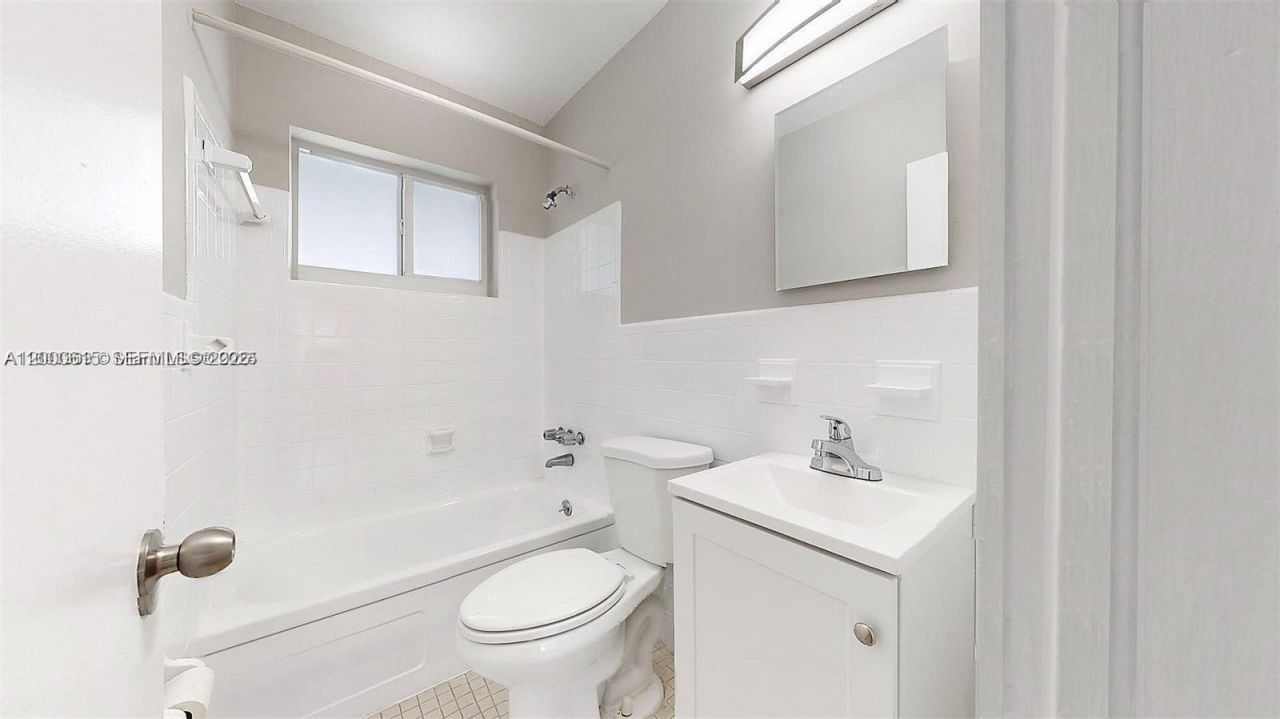 891 SW 5th St, Unit 4, Miami, FL 33130 Photo