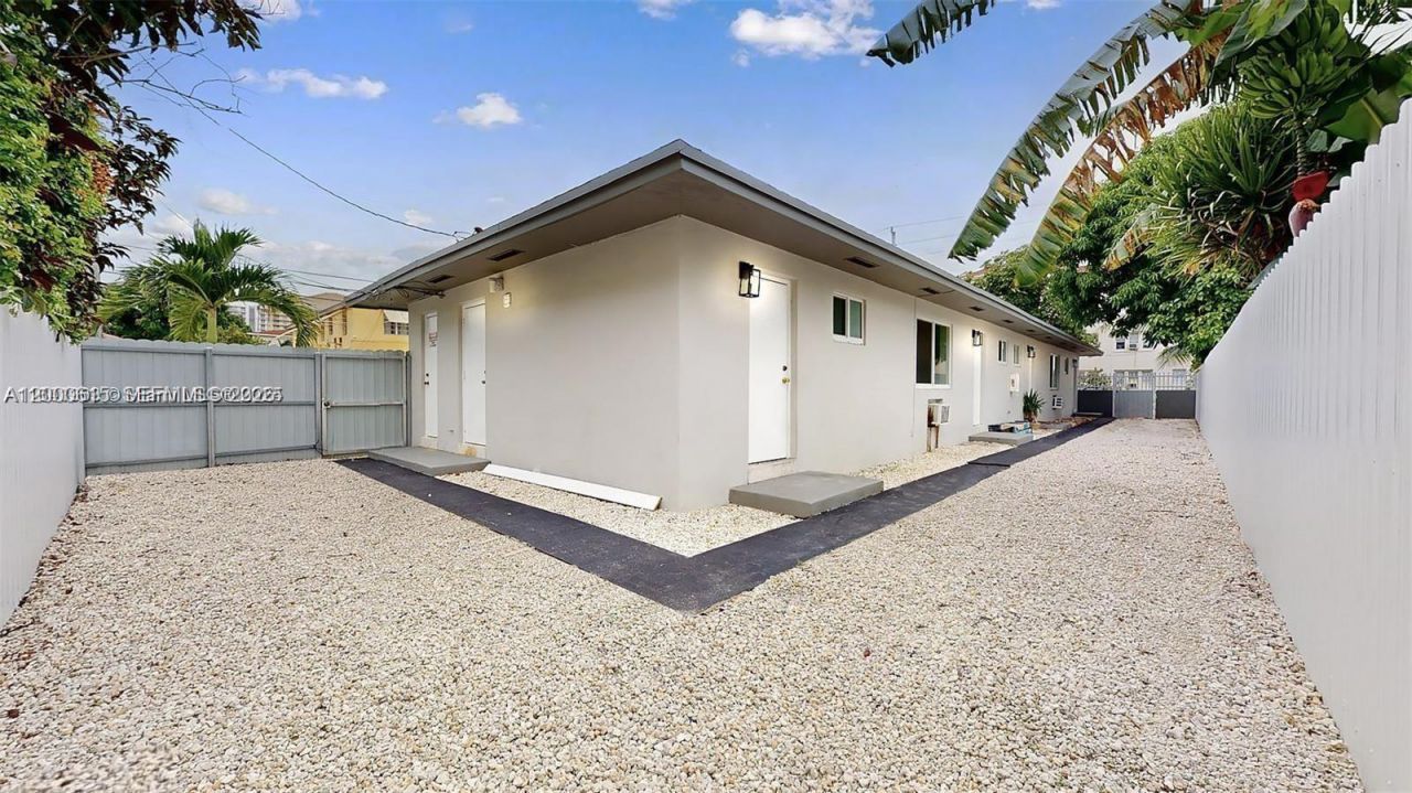 891 SW 5th St, Unit 4, Miami, FL 33130 Photo