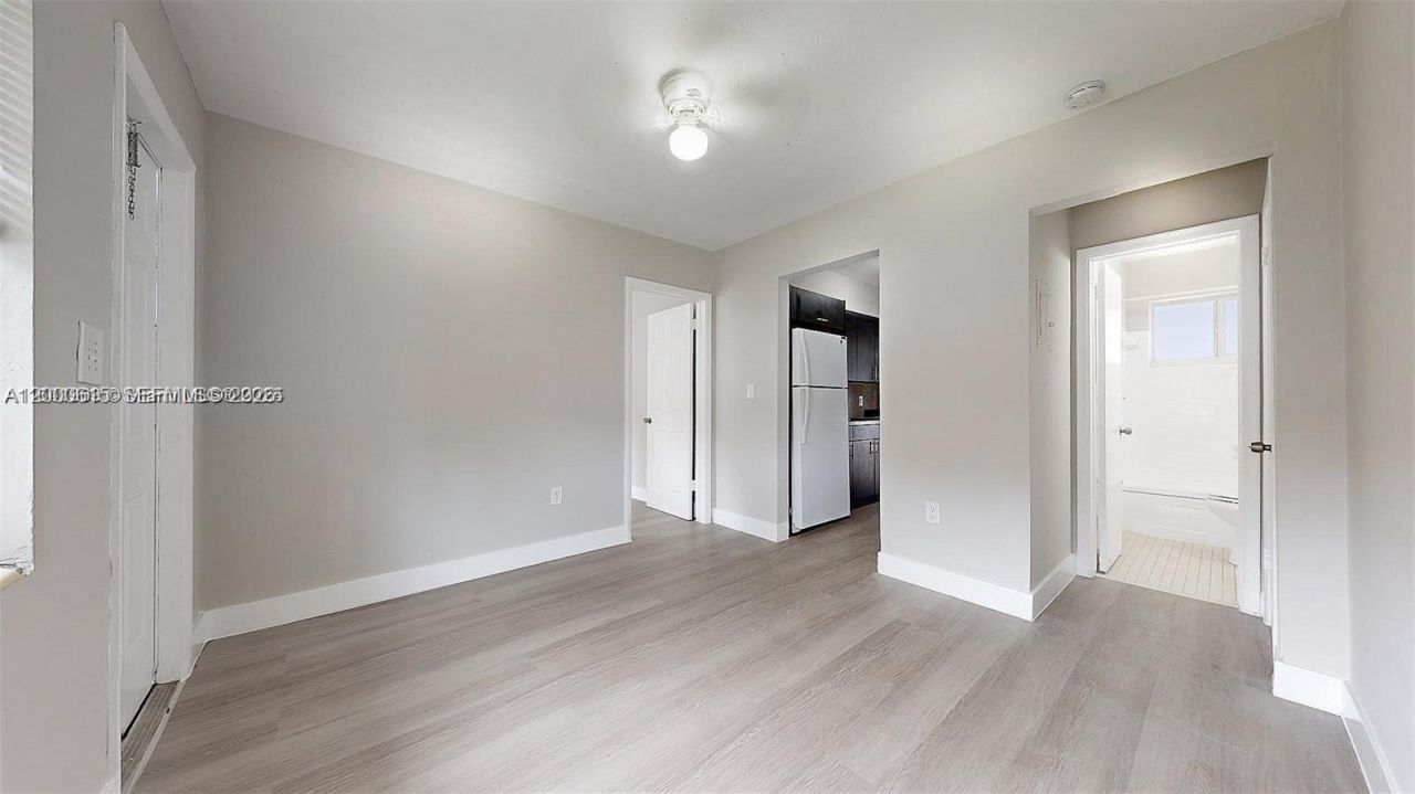 891 SW 5th St, Unit 4, Miami, FL 33130 Photo