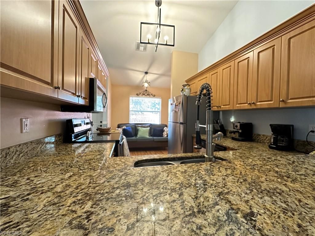 241 Robin Hood Cir, Unit 204, Naples, FL 34104 Photo