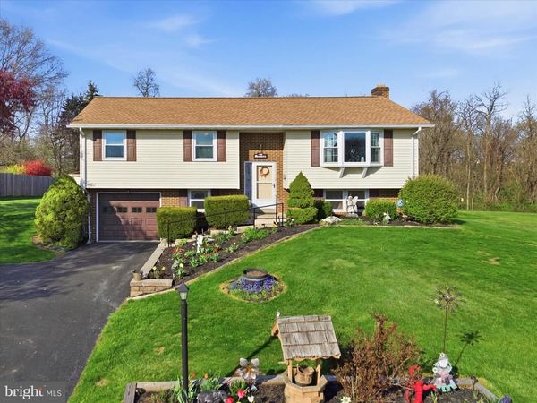 325 N COLEBROOK ROAD , MANHEIM, PA 17545