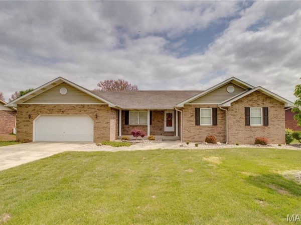 1409 Elmwood Drive, Alton, IL 62002