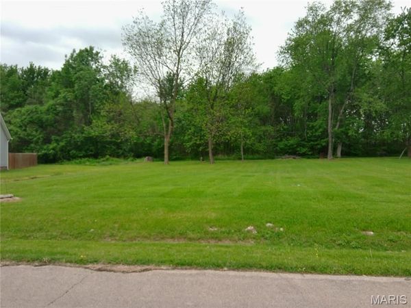 o Hidden Meadows Lane, Dexter, MO 63841