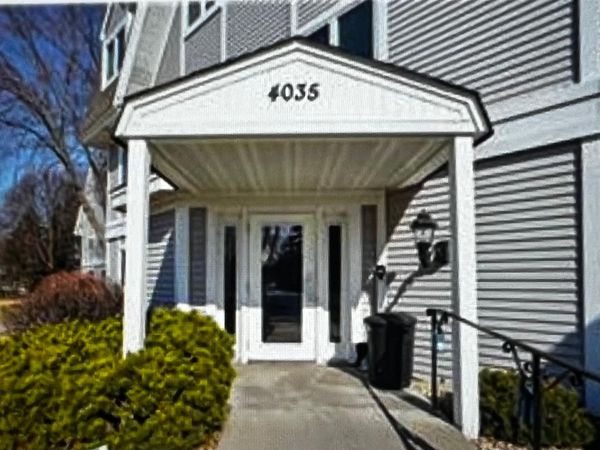 4035 Victoria Street N, Unit 206, Shoreview, MN 55126