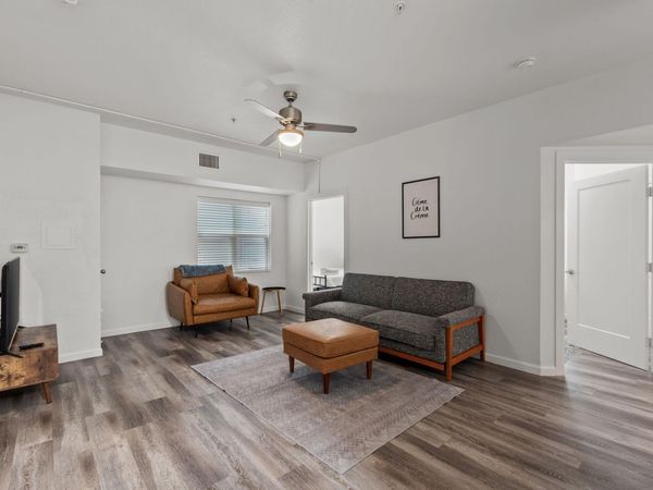 911 W 22nd ST, Unit 402, Austin, TX 78705