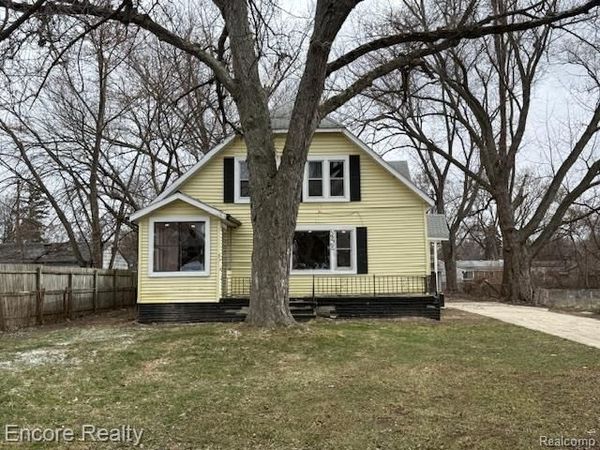 19300 Berg Road, Detroit, MI 48219