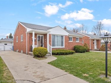 8605 Dixie Lane, Dearborn Heights, MI 48127