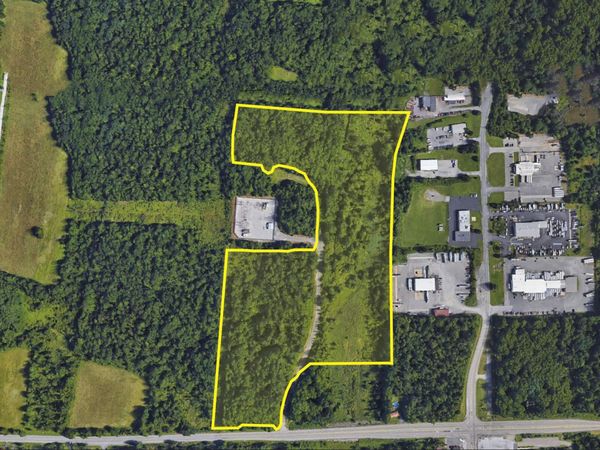 Colonel Foster Drive, Rock Tavern, NY 12575