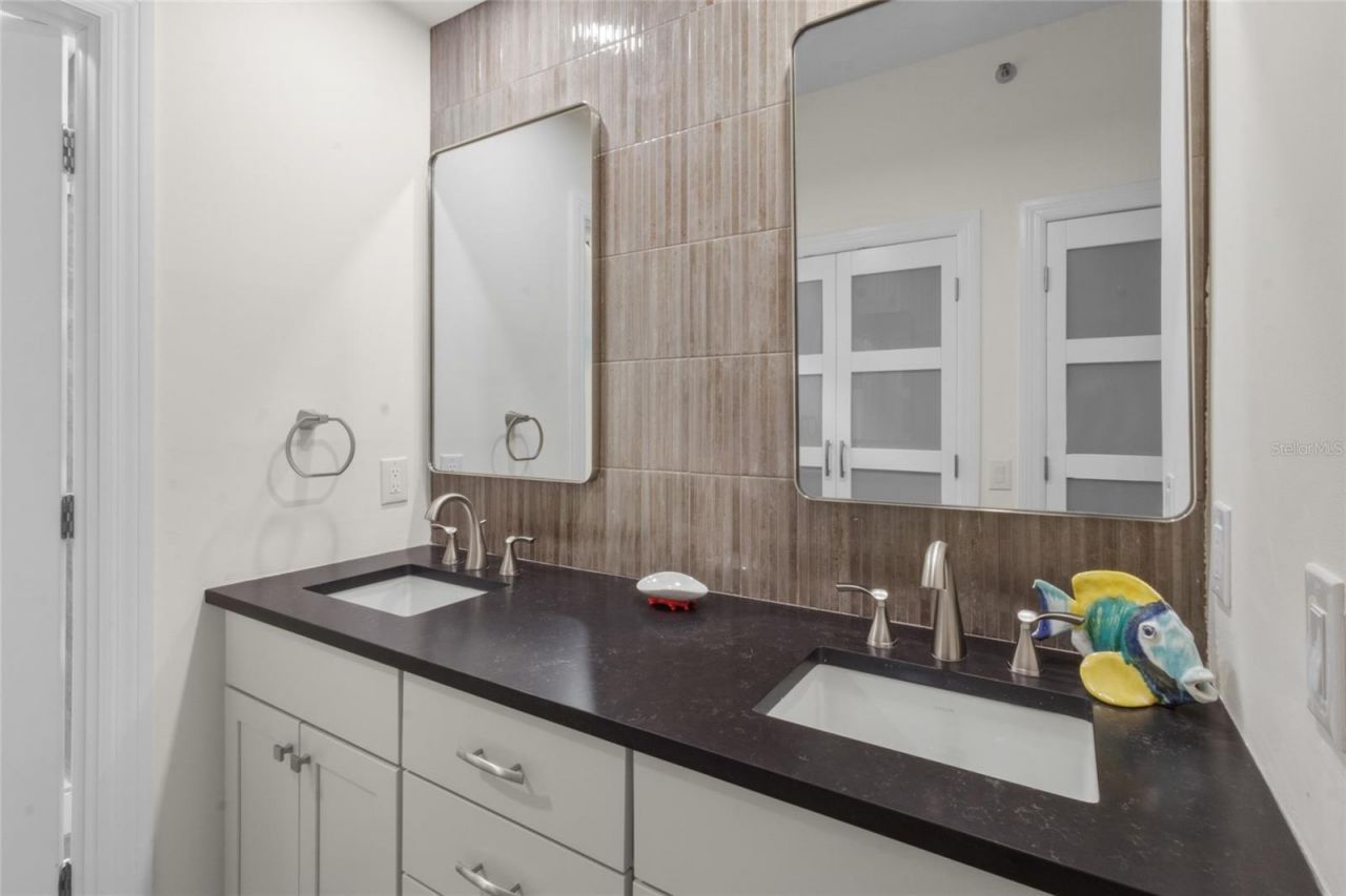 615 Dream Island Place, Unit 105, Longboat Key, FL 34228 Photo