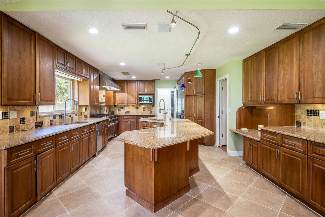 3313 Westshore Drive, Saint Cloud, FL 34772 Photo