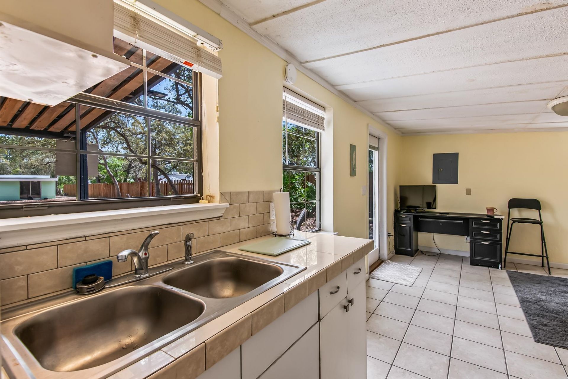 82 Coastal Highway, Panacea, FL 32346 Photo