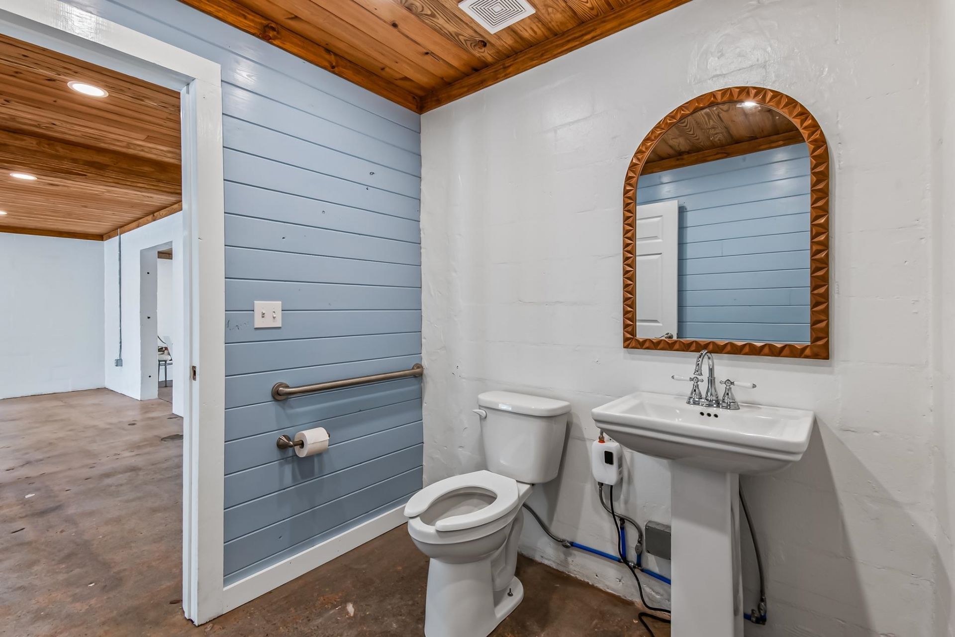 82 Coastal Highway, Panacea, FL 32346 Photo
