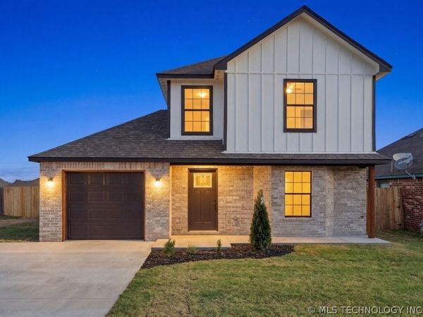 11211 E 122nd Court N, Collinsville, OK 74021