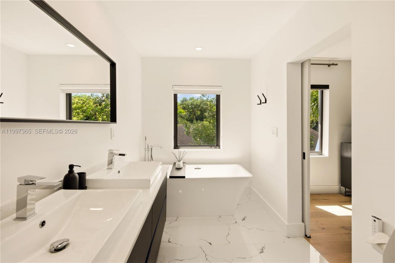 436 NE 88th St , El Portal, FL 33138 Photo