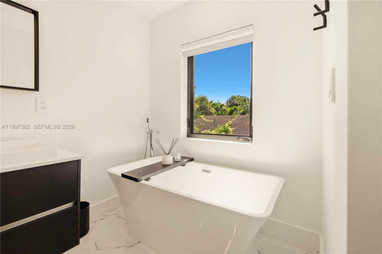 436 NE 88th St , El Portal, FL 33138 Photo