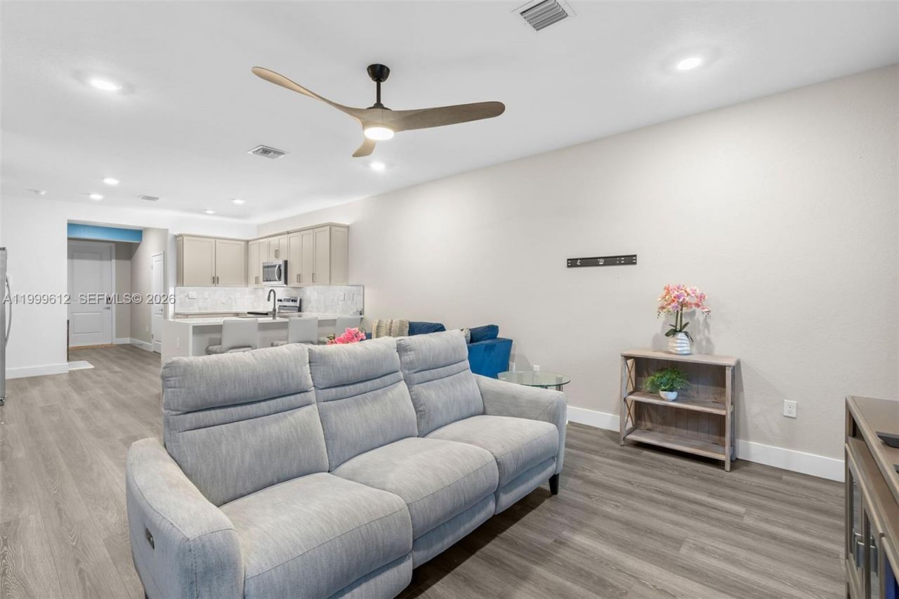 110 SW 171st Way, Pembroke Pines, FL 33027 Photo