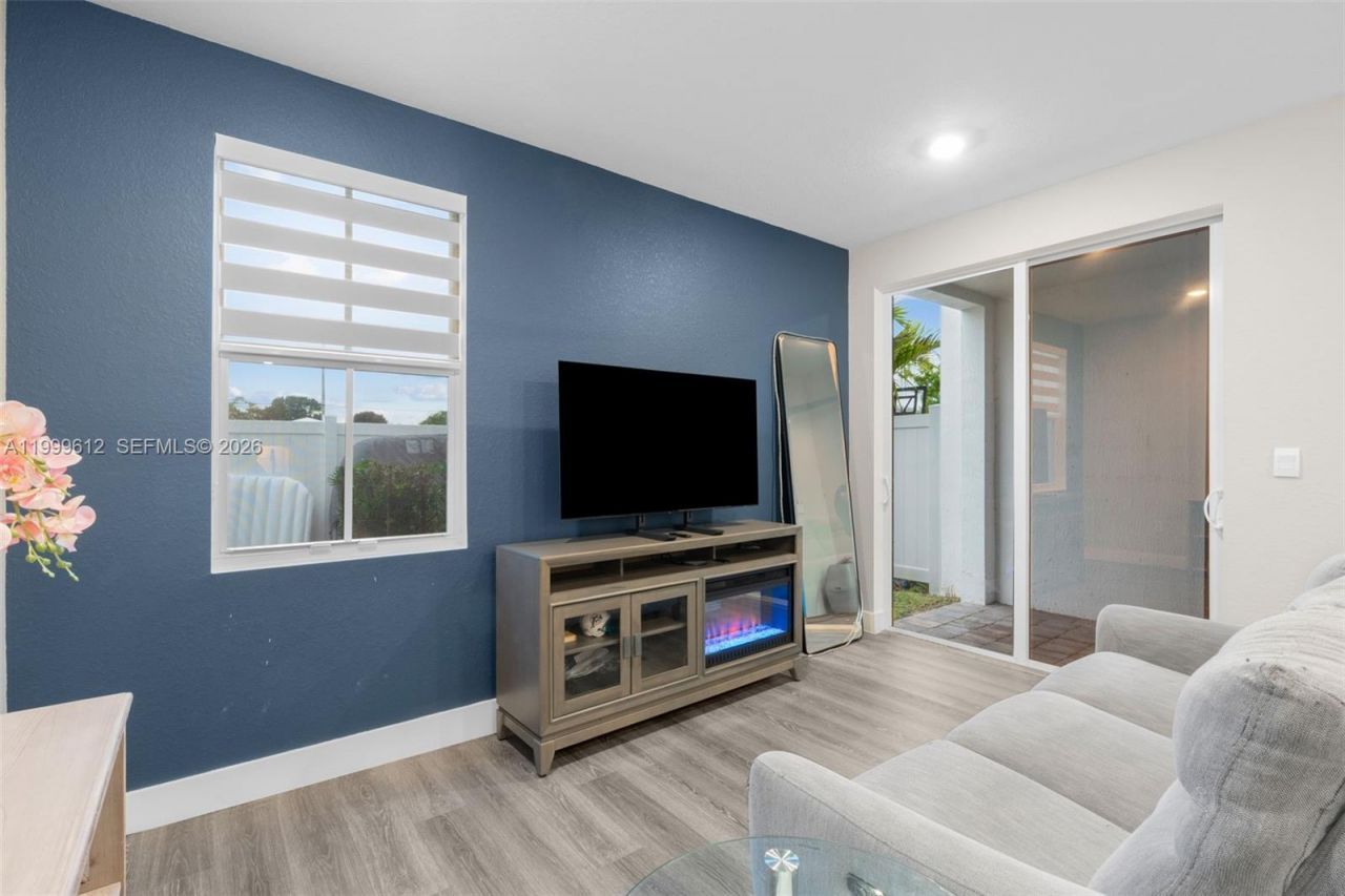 110 SW 171st Way, Pembroke Pines, FL 33027 Photo