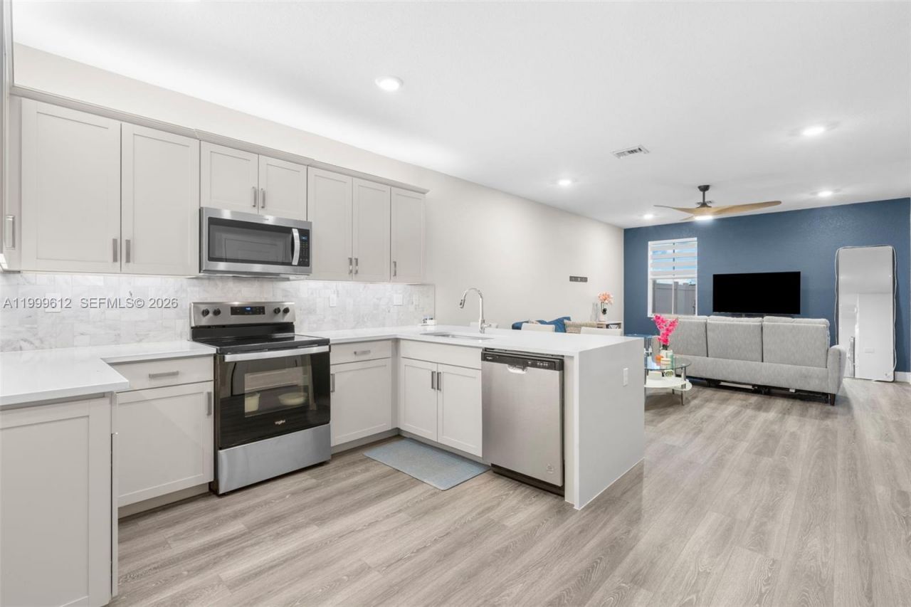 110 SW 171st Way, Pembroke Pines, FL 33027 Photo