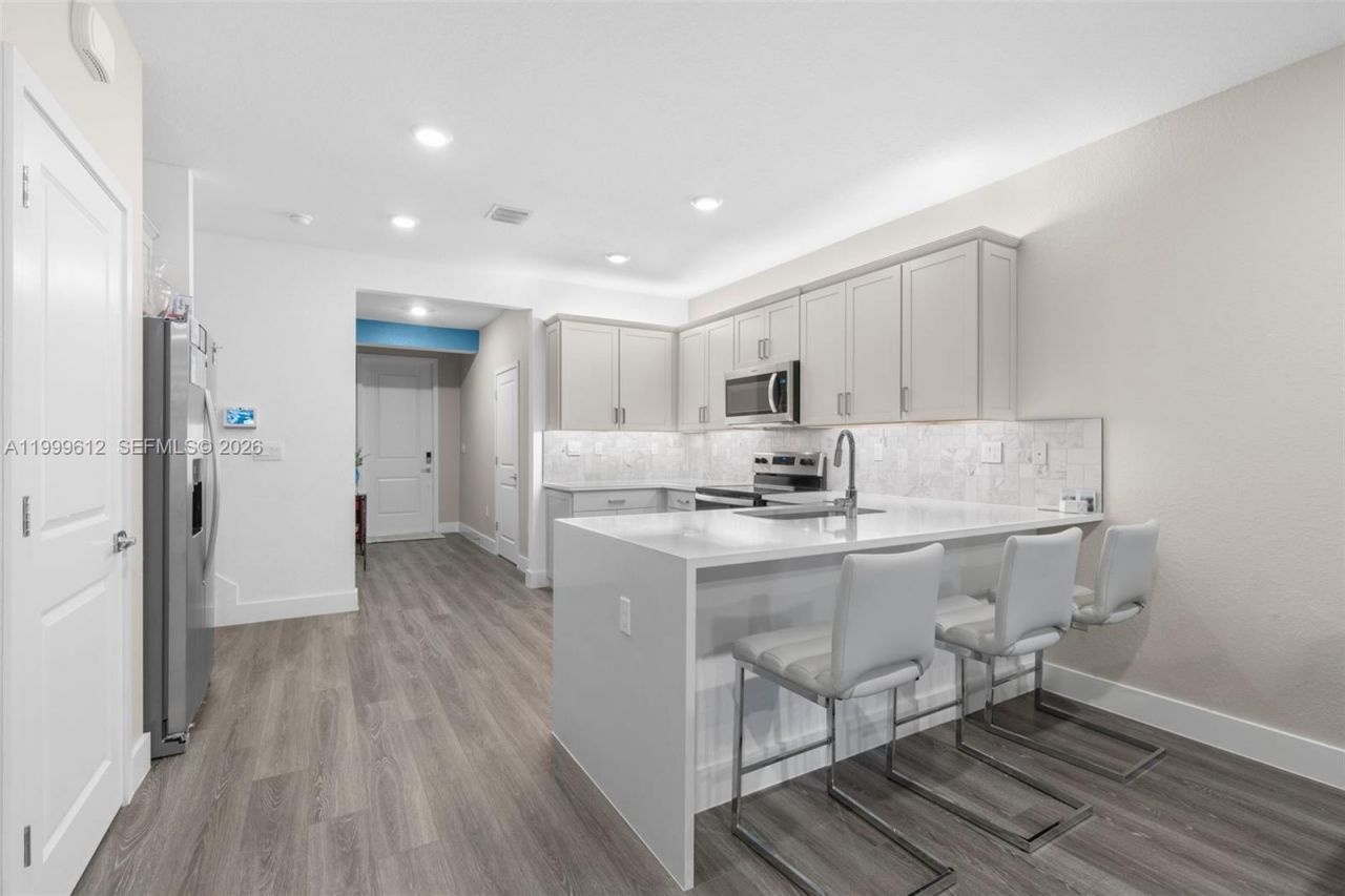 110 SW 171st Way, Pembroke Pines, FL 33027 Photo