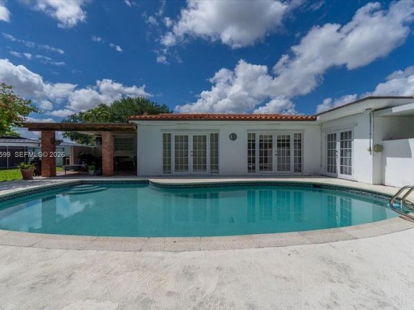 8197 W 14th Ct , Hialeah, FL 33014