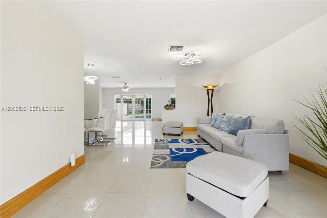 8197 W 14th Ct , Hialeah, FL 33014 Photo