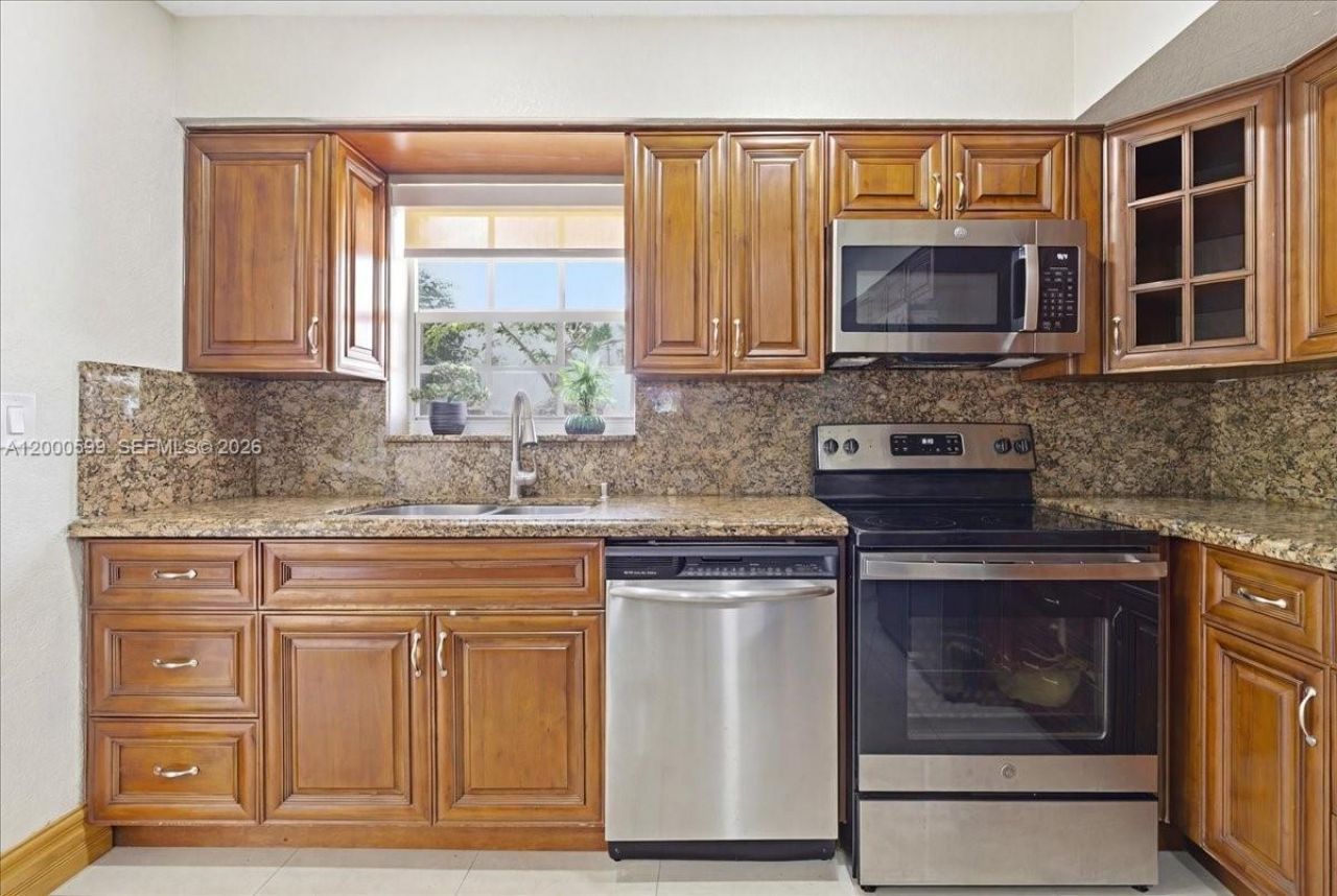 8197 W 14th Ct , Hialeah, FL 33014 Photo