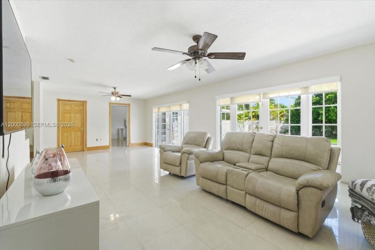 8197 W 14th Ct , Hialeah, FL 33014 Photo