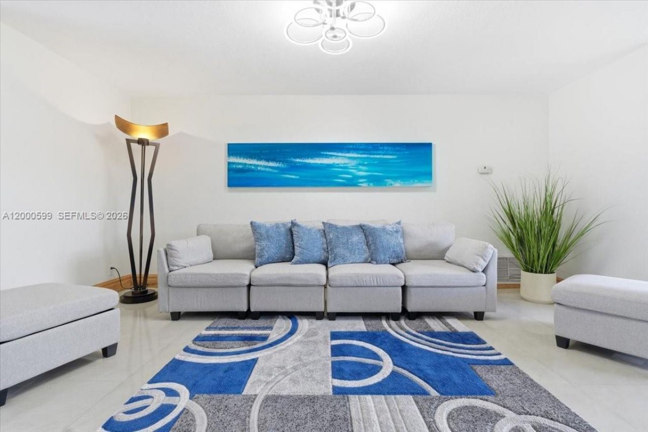 8197 W 14th Ct , Hialeah, FL 33014 Photo