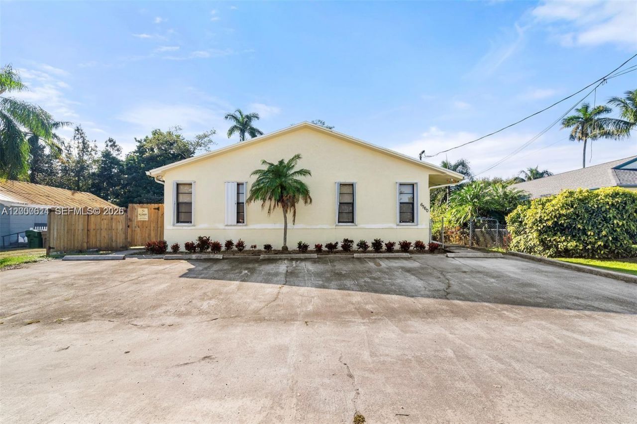 6560 SW 49th St, Unit 1, Davie, FL 33314 Photo