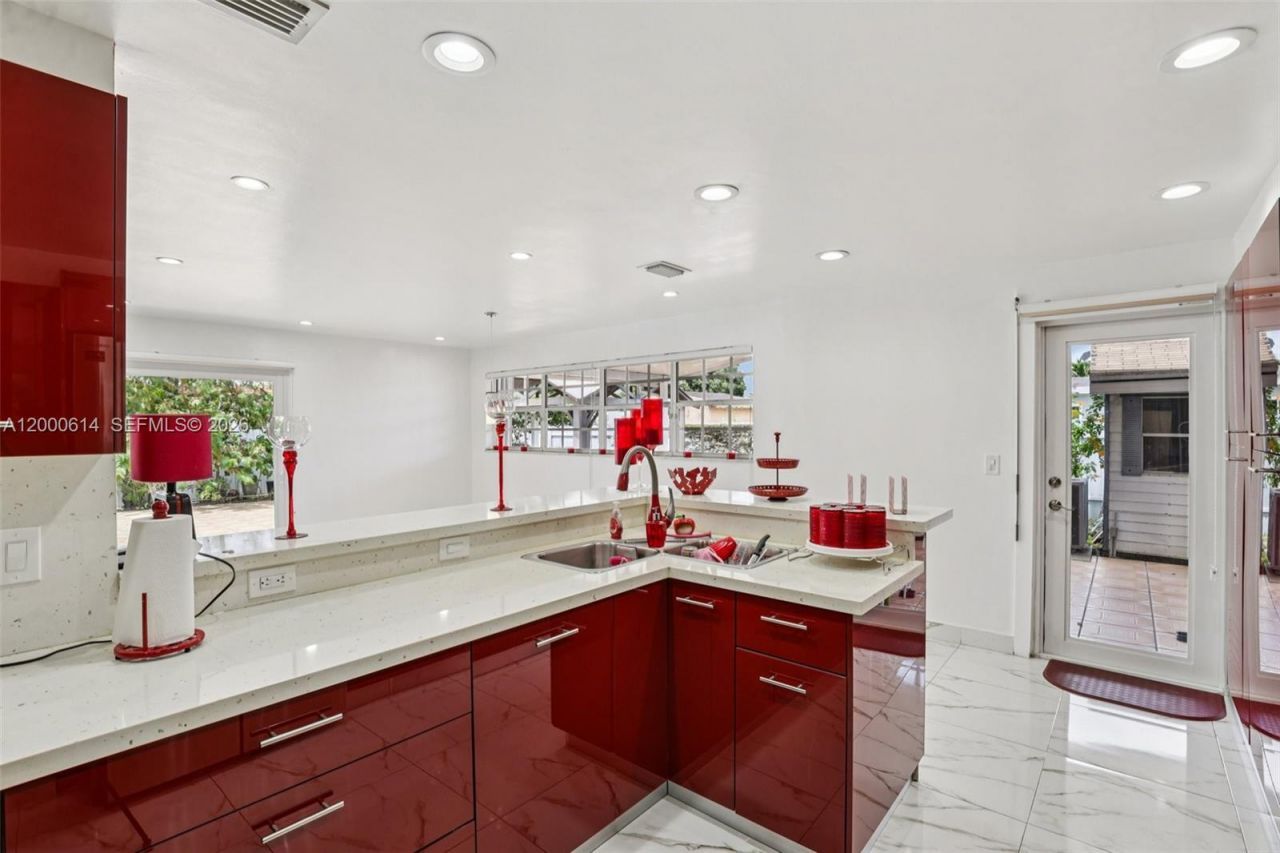 1900 SW 87th Ct, Miami, FL 33165 Photo