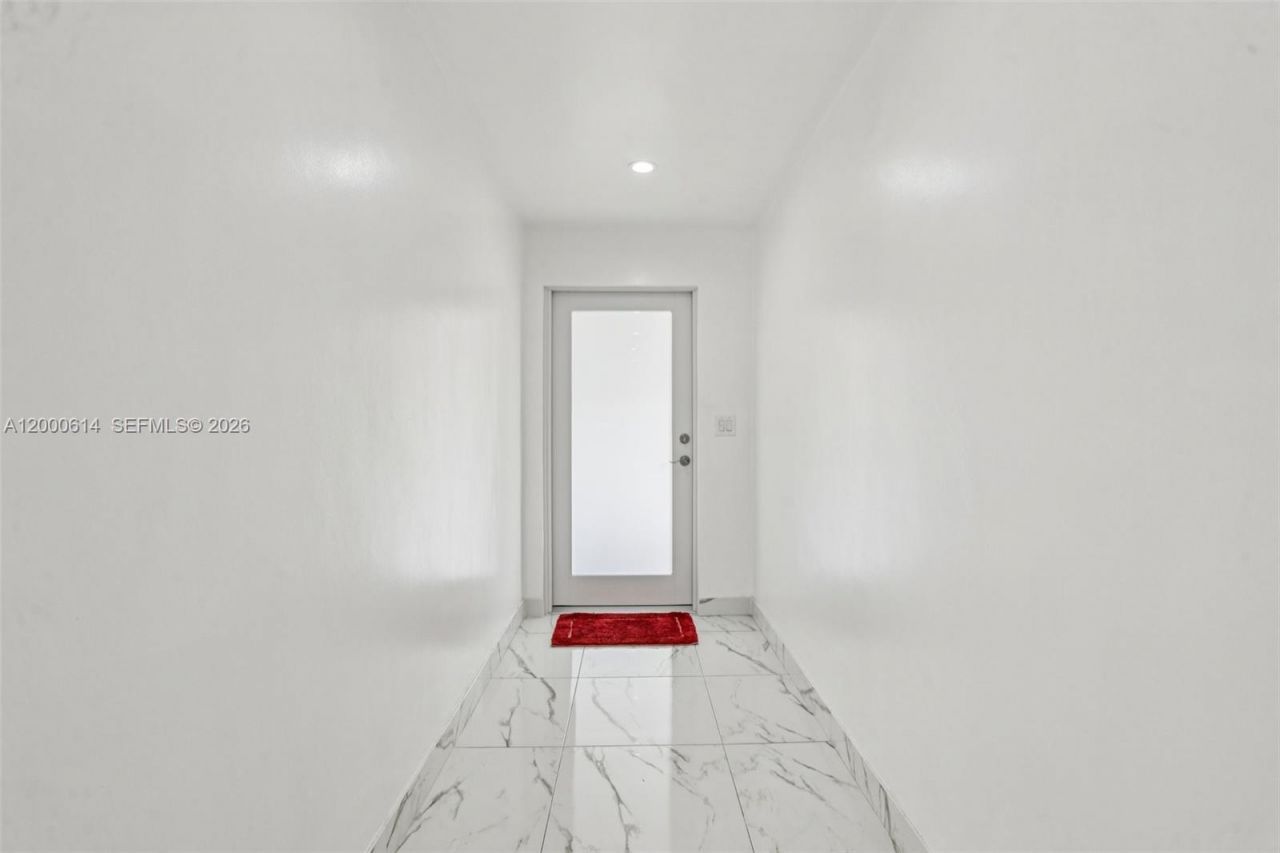 1900 SW 87th Ct, Miami, FL 33165 Photo