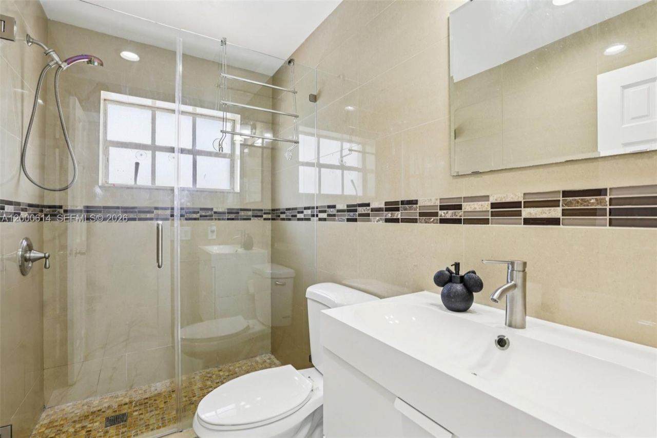 1900 SW 87th Ct, Miami, FL 33165 Photo