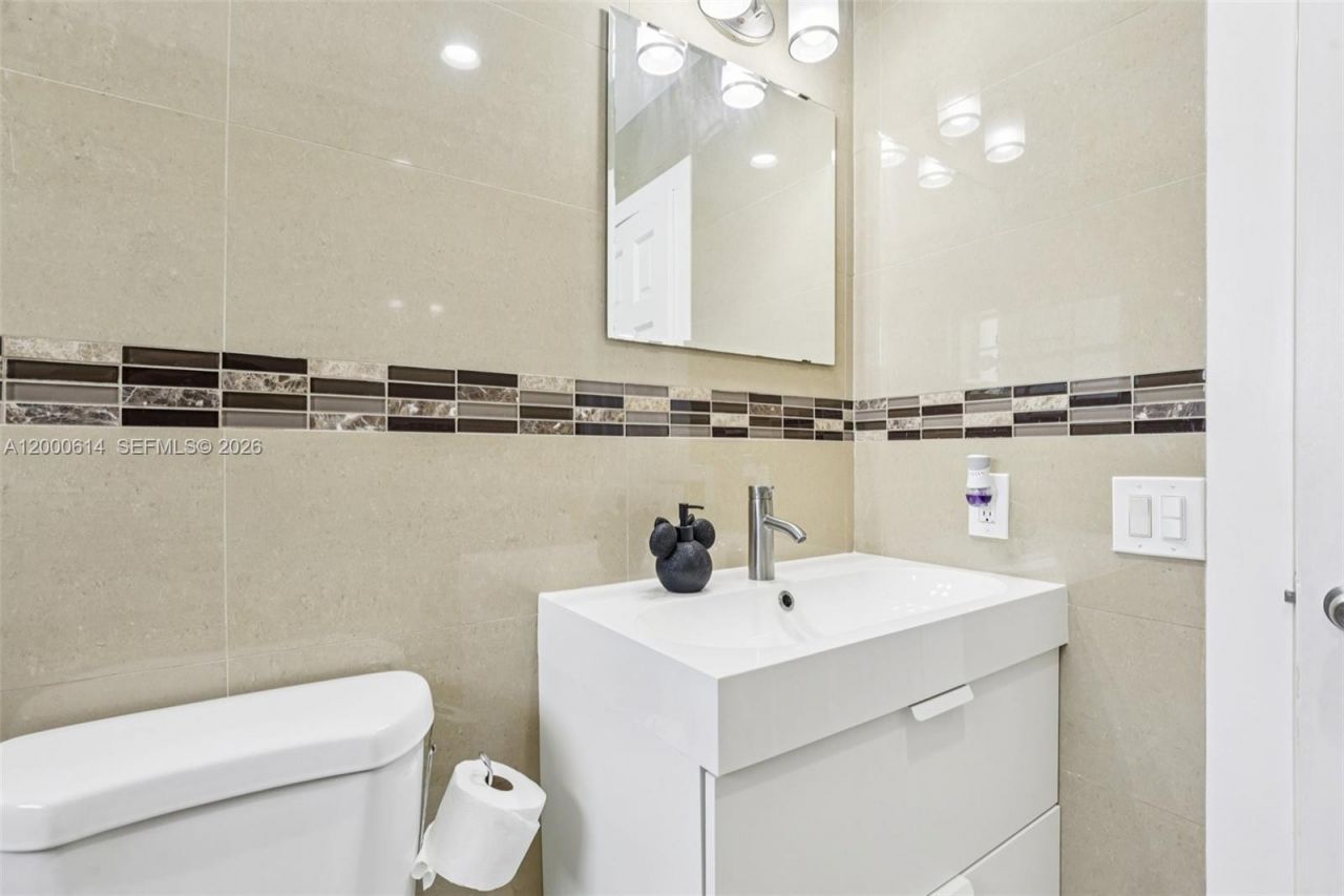 1900 SW 87th Ct, Miami, FL 33165 Photo