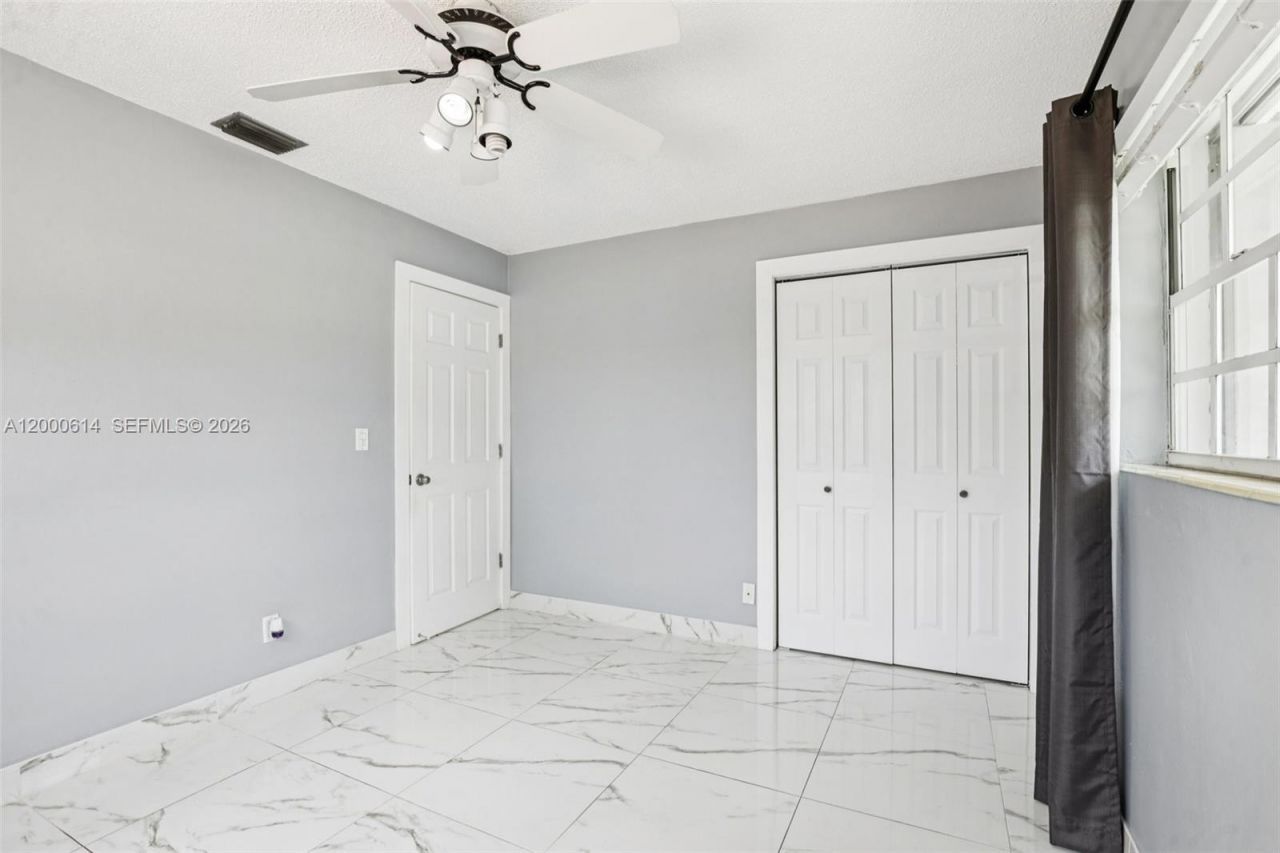 1900 SW 87th Ct, Miami, FL 33165 Photo