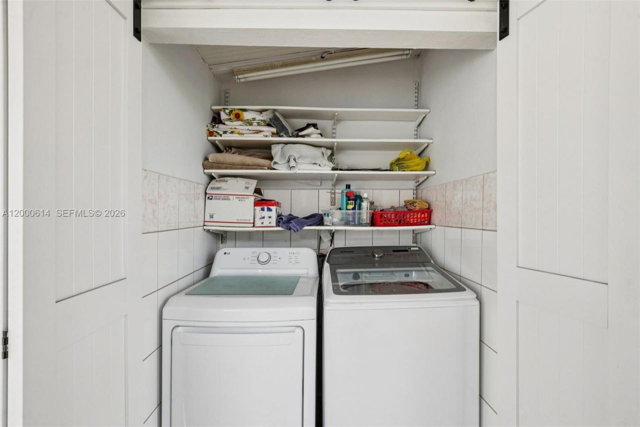 1900 SW 87th Ct, Miami, FL 33165 Photo