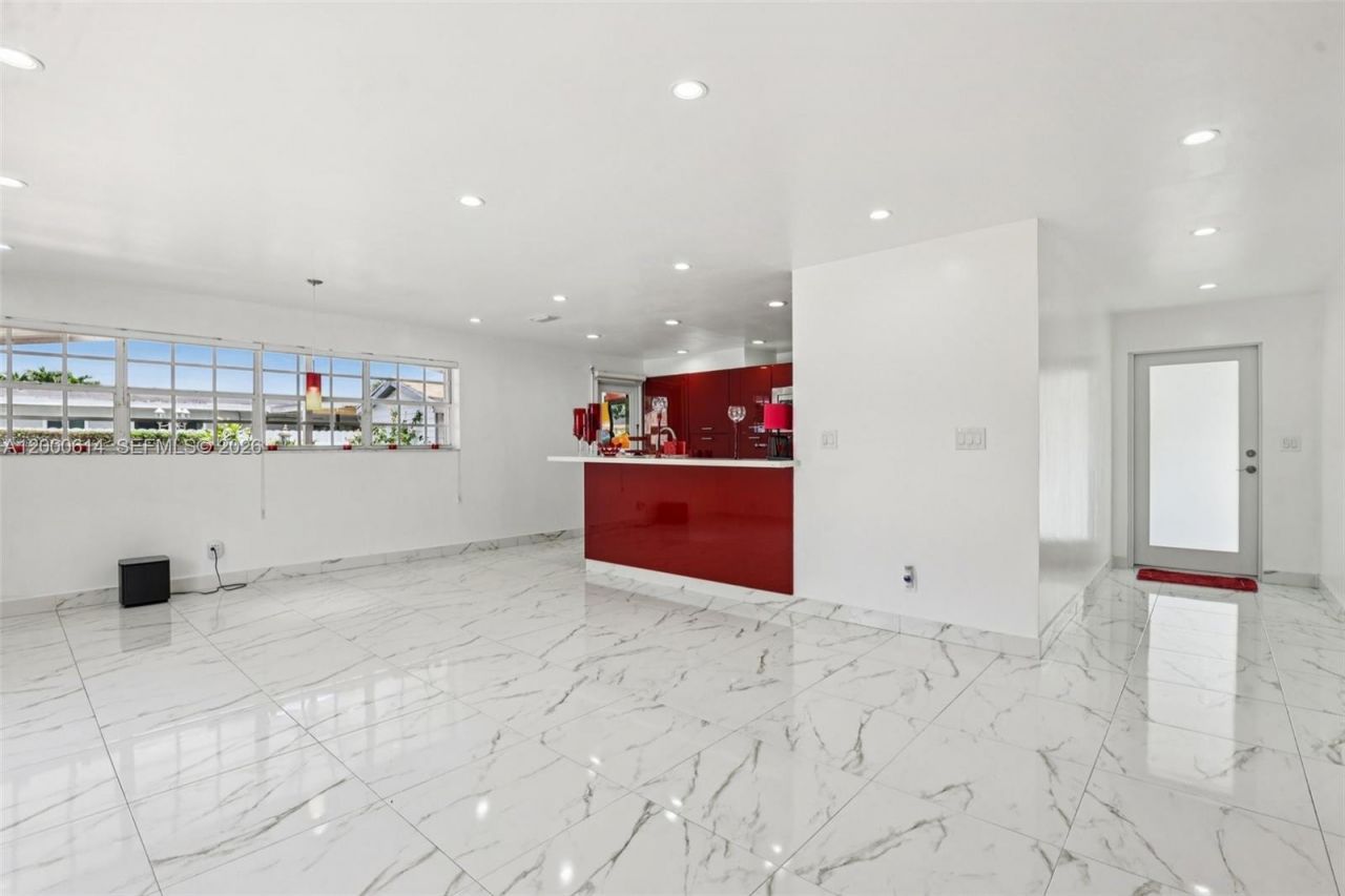 1900 SW 87th Ct, Miami, FL 33165 Photo