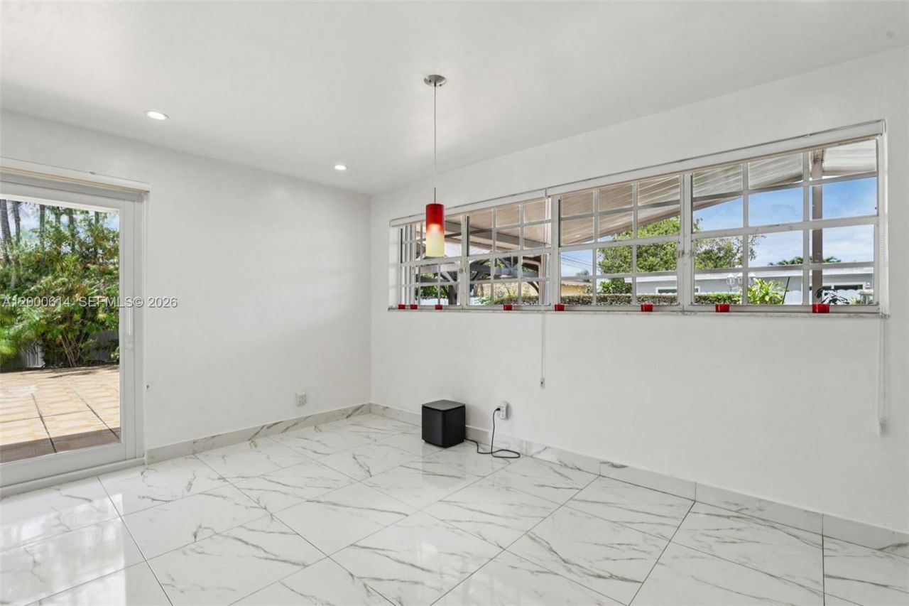 1900 SW 87th Ct, Miami, FL 33165 Photo